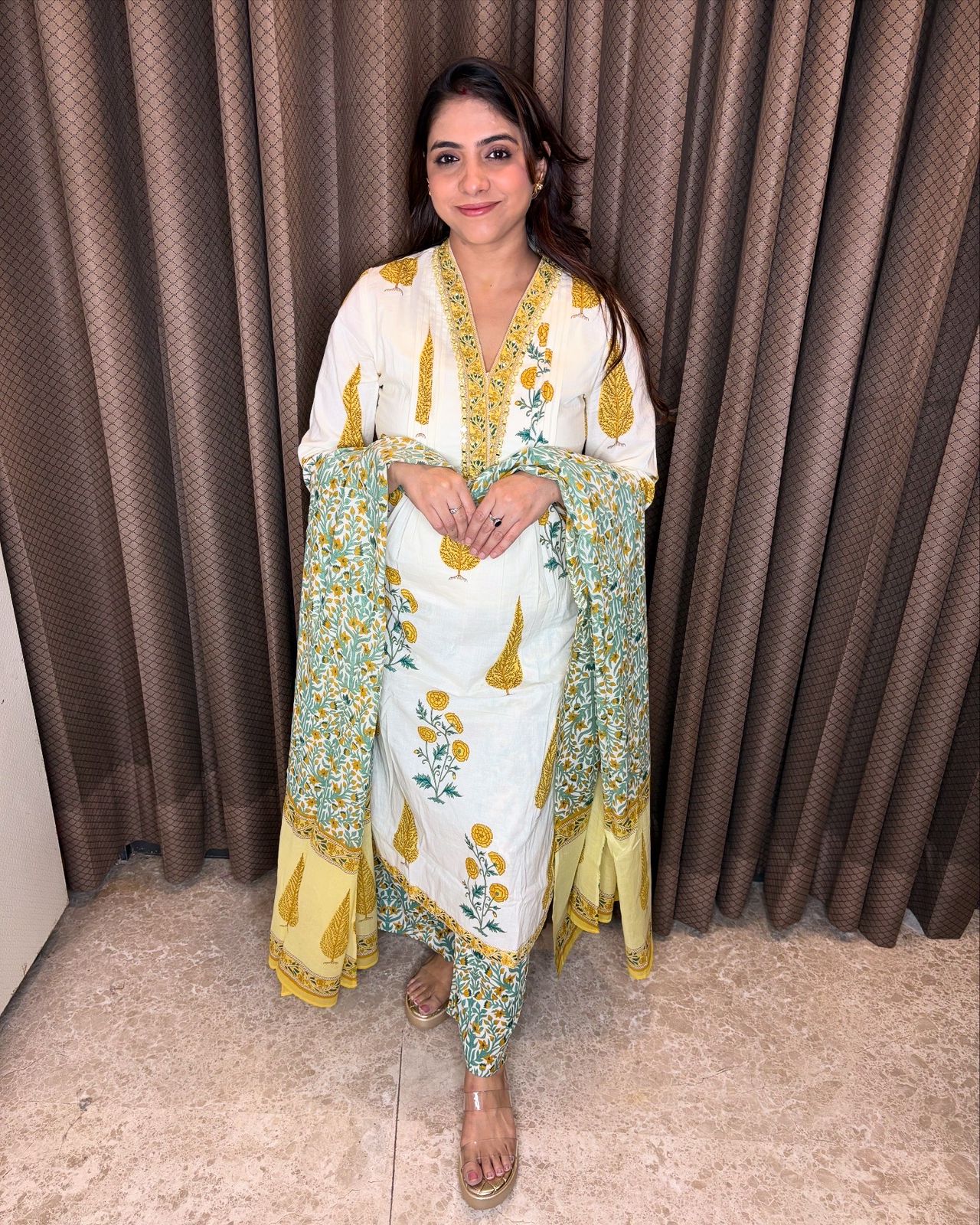 Elegant Off-White Kurta Set with Yellow Floral Print and Matching Dupatta