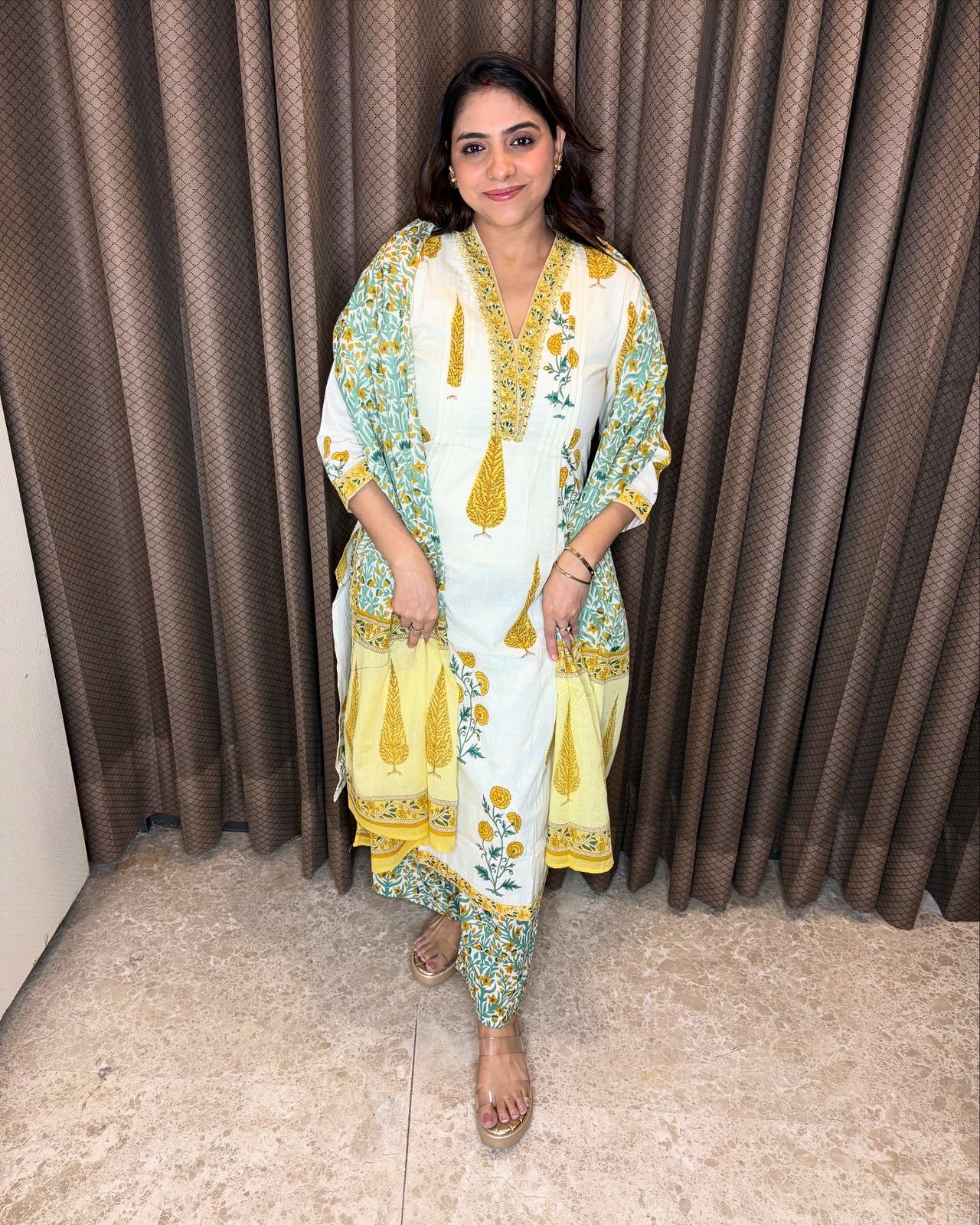 Elegant Off-White Kurta Set with Yellow Floral Print and Matching Dupatta