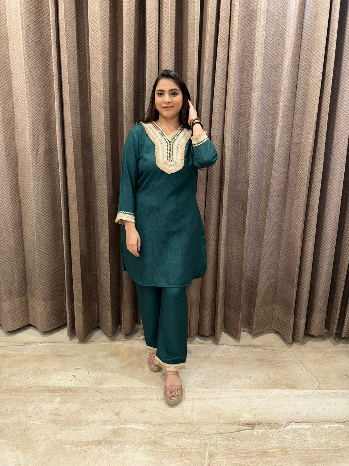 Classic Green Straight Kurta & Pant Set with Contrast Detailing
