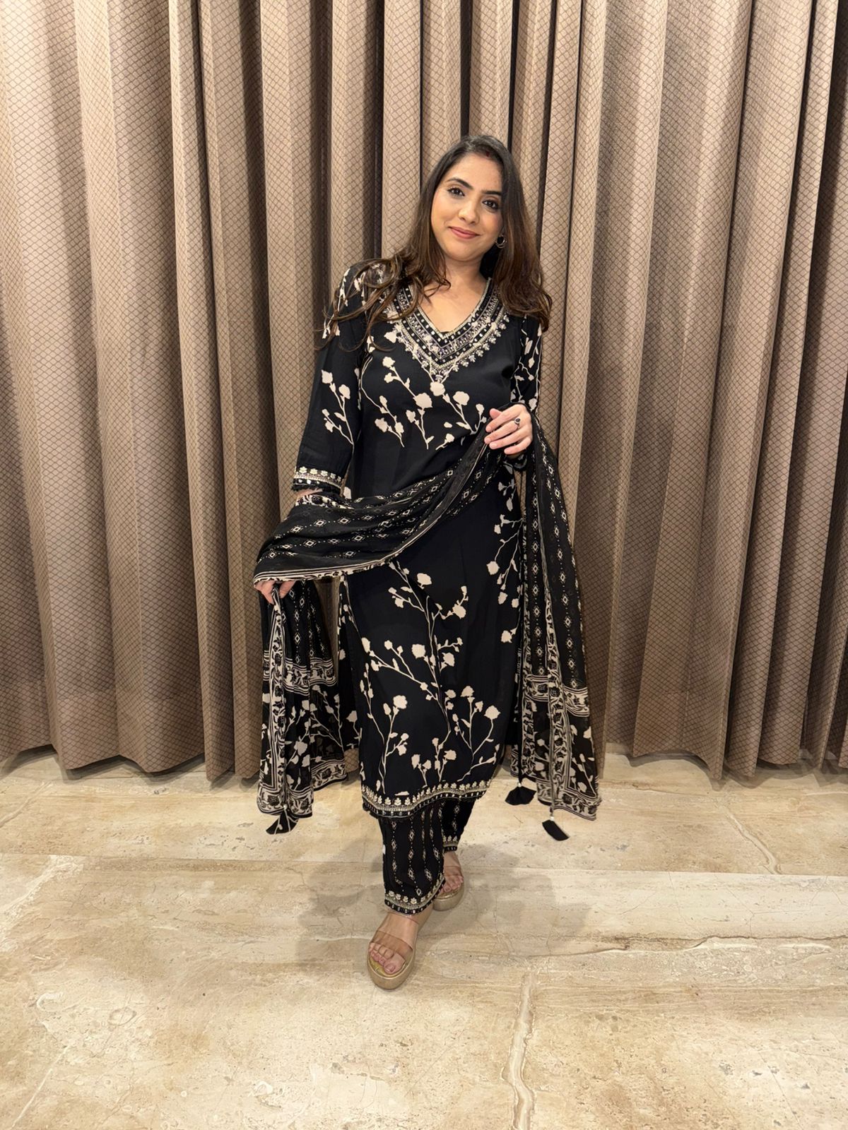 Black Ethnic Floral Kurta Set with Mirror Work V-Neck & Pants