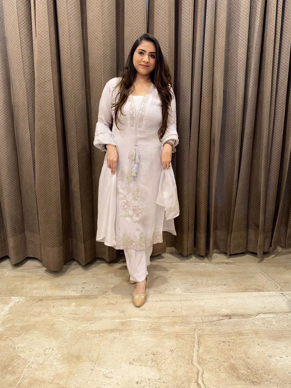 Soft Lilac Handwork Kurta Set with Subtle Floral Detailing & Dupatta