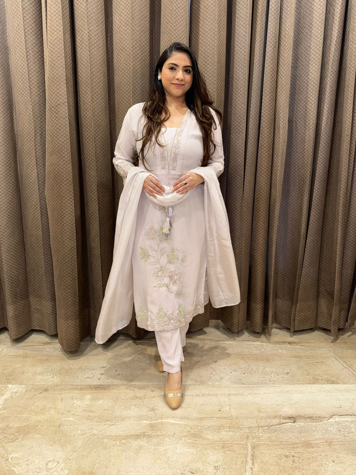 Soft Lilac Handwork Kurta Set with Subtle Floral Detailing & Dupatta
