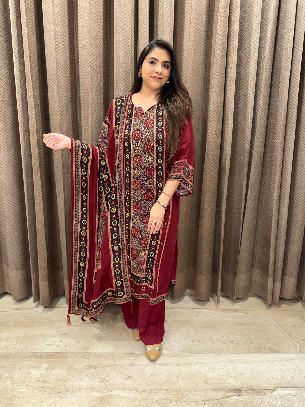 Elegant Maroon Straight kurta set with dupatta