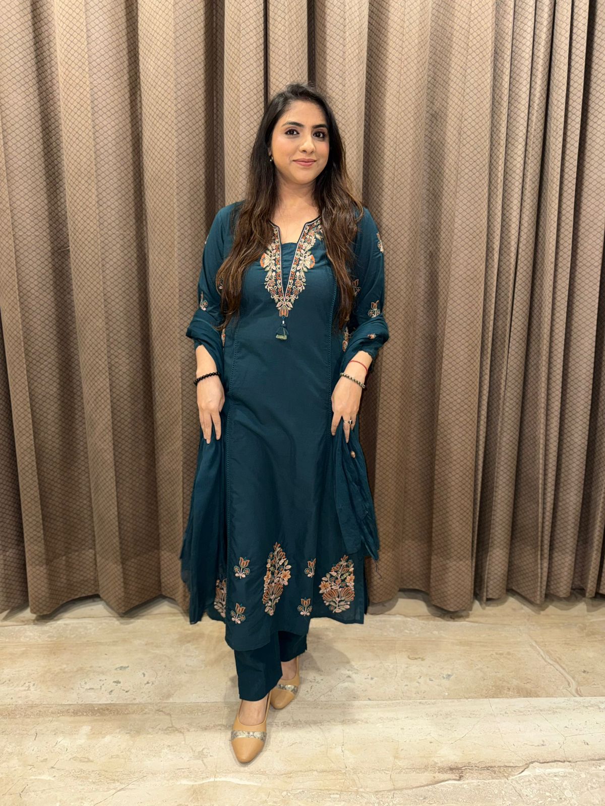 Premium embroidered straight suit set with pockets