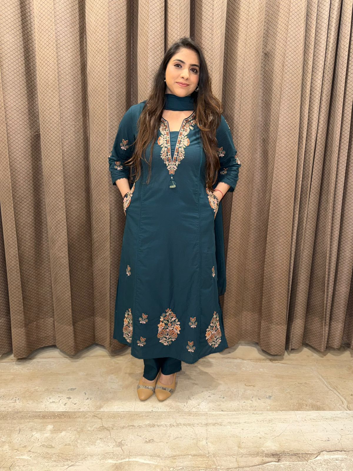 Premium embroidered straight suit set with pockets