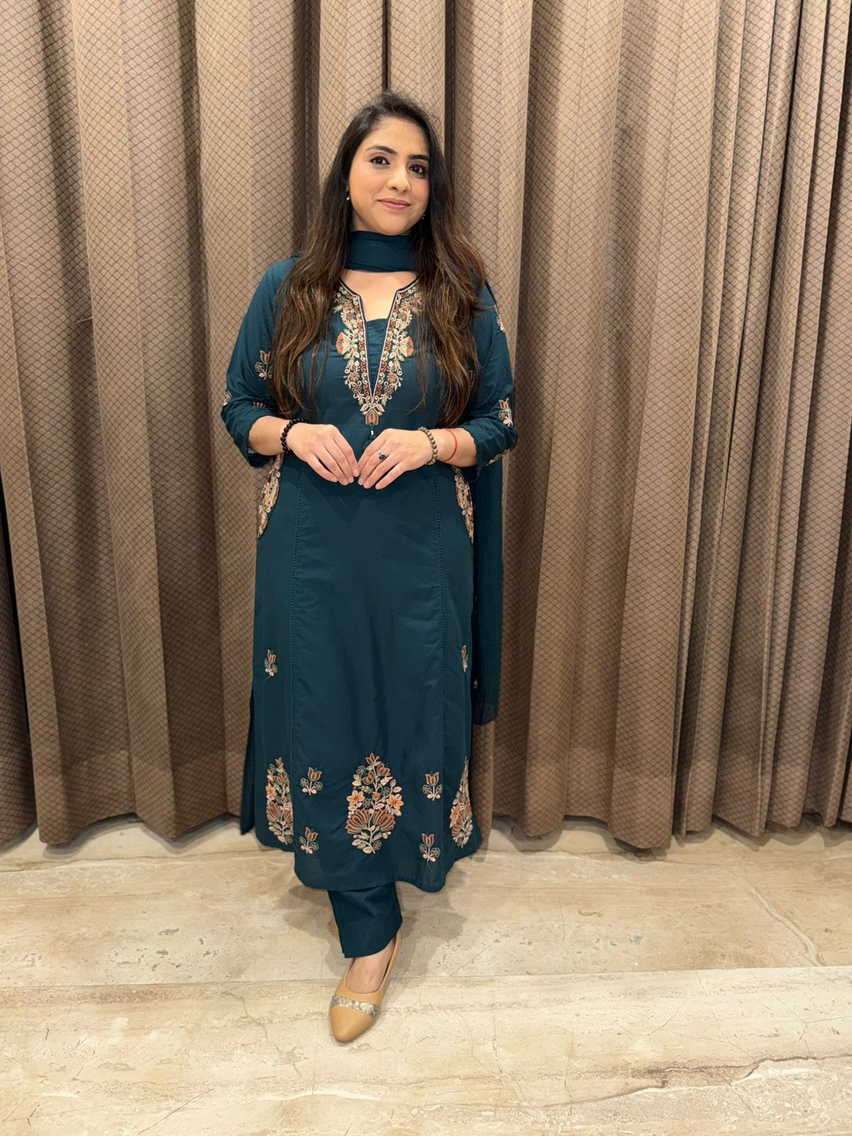 Premium embroidered straight suit set with pockets