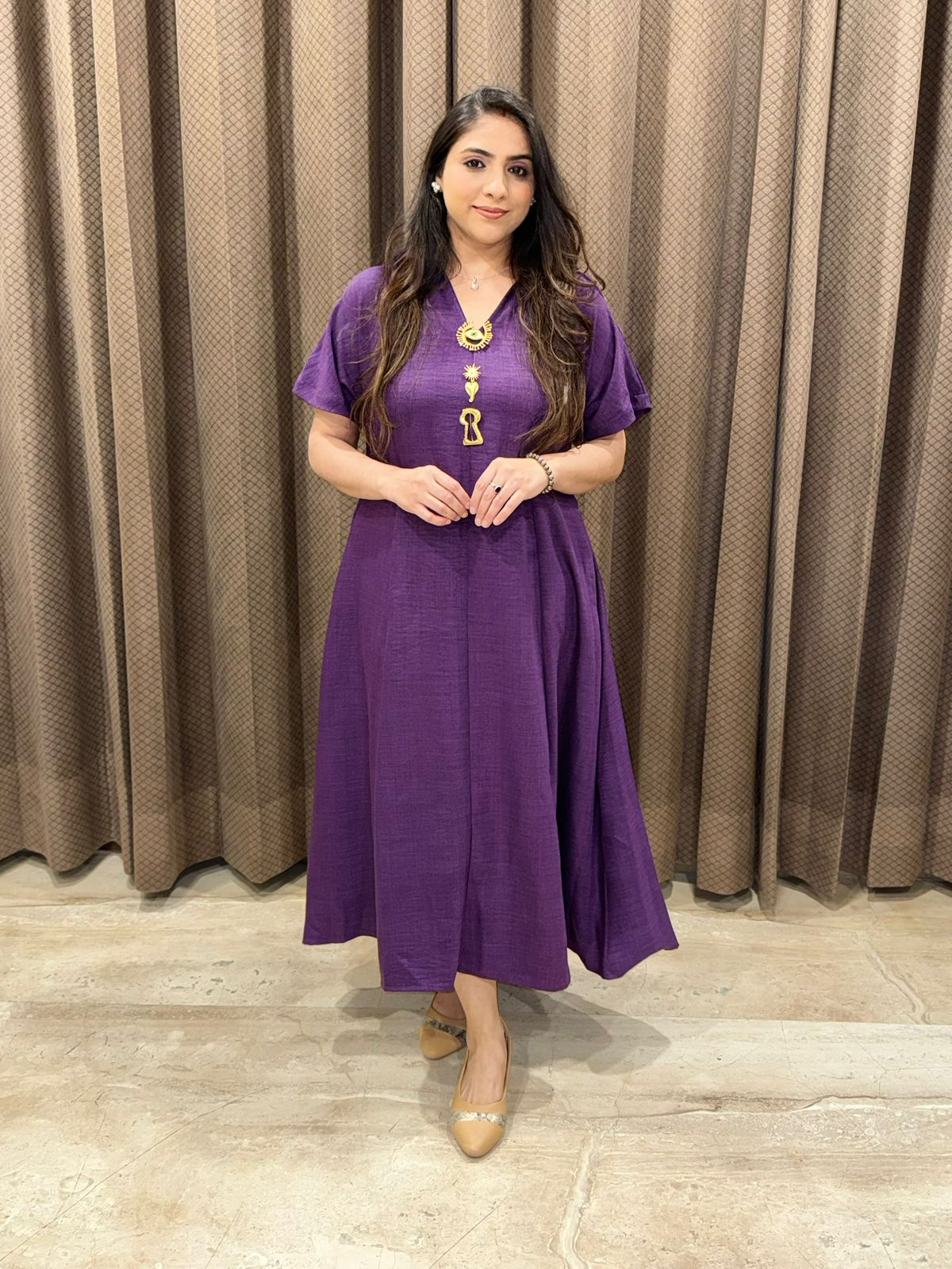 Elegant Puprle Midi dress with pockets and brooches