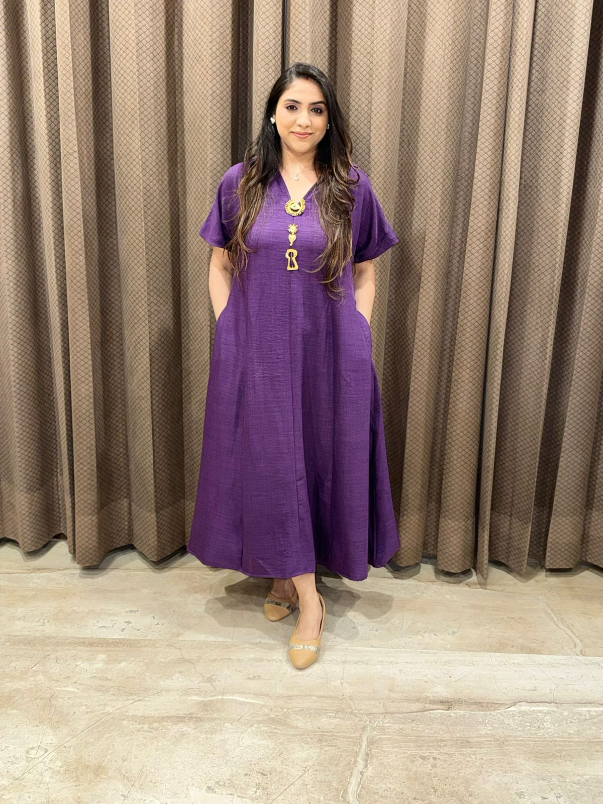 Elegant Puprle Midi dress with pockets and brooches