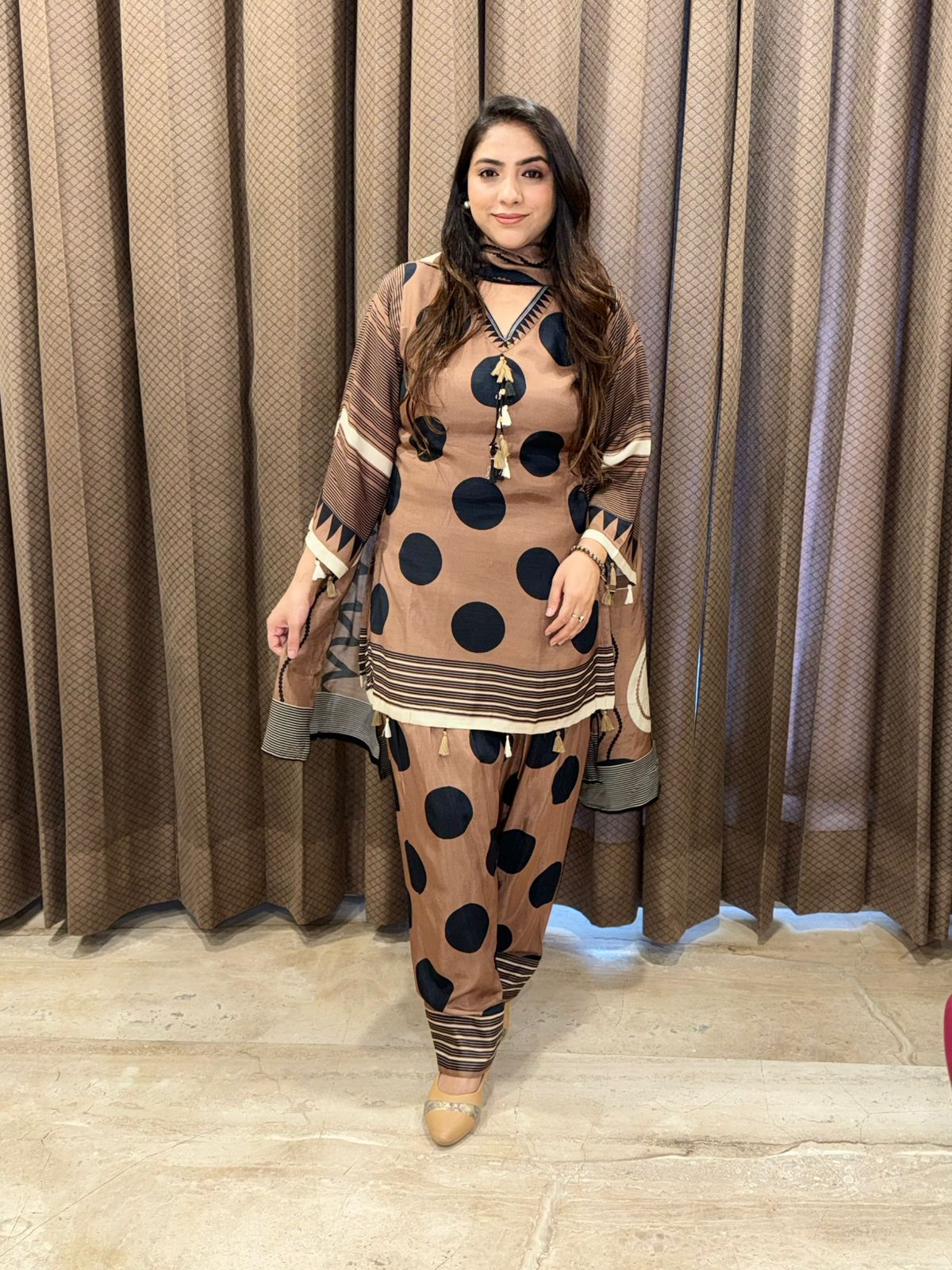 Premium Brown farshi set with black polka dots & tassels detailing