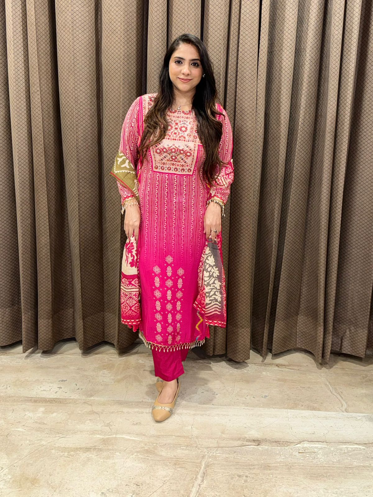 Elegant Pink digital Straight suit set with handwork