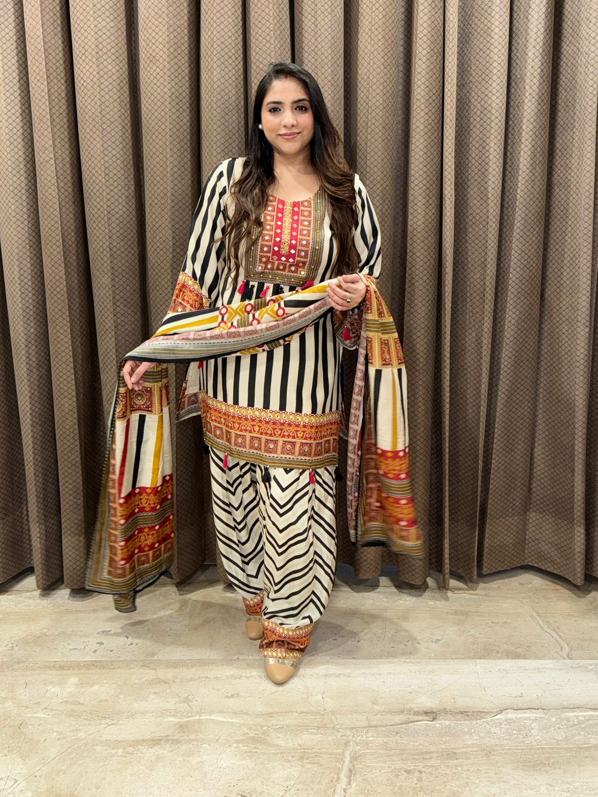 Elegant Black and white Farshi Set with lining & handwork
