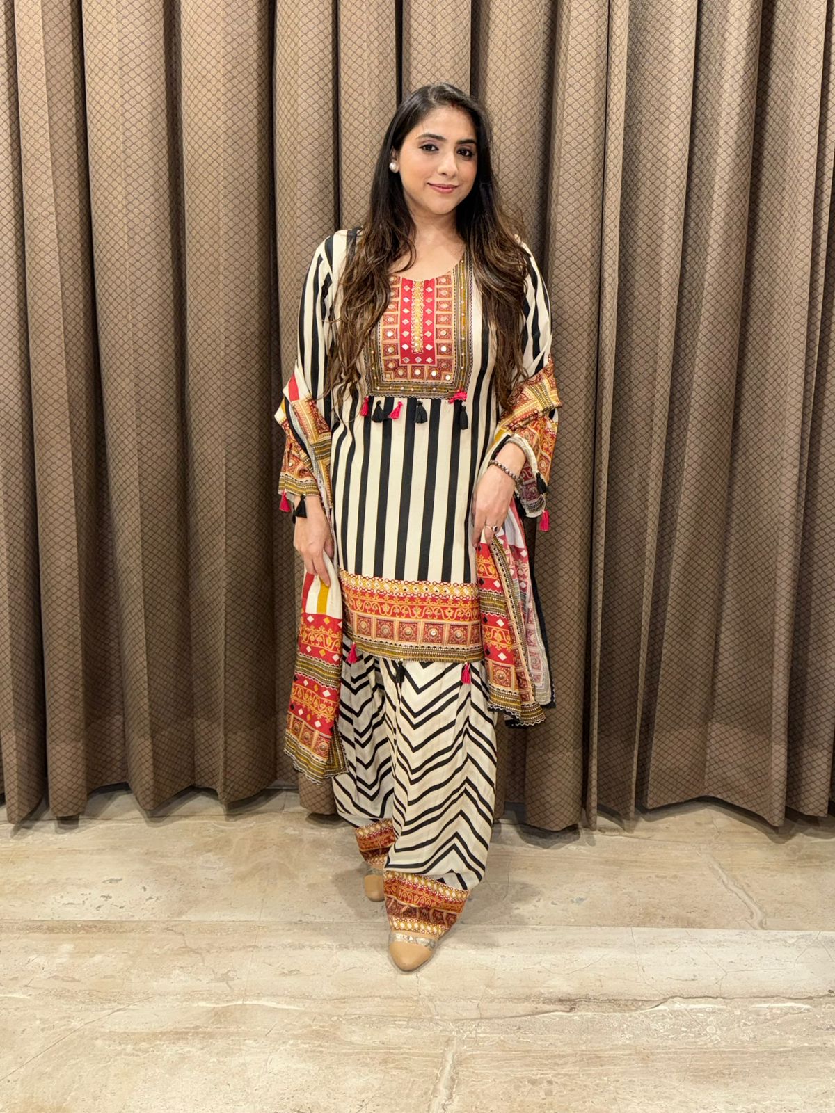 Elegant Black and white Farshi Set with lining & handwork