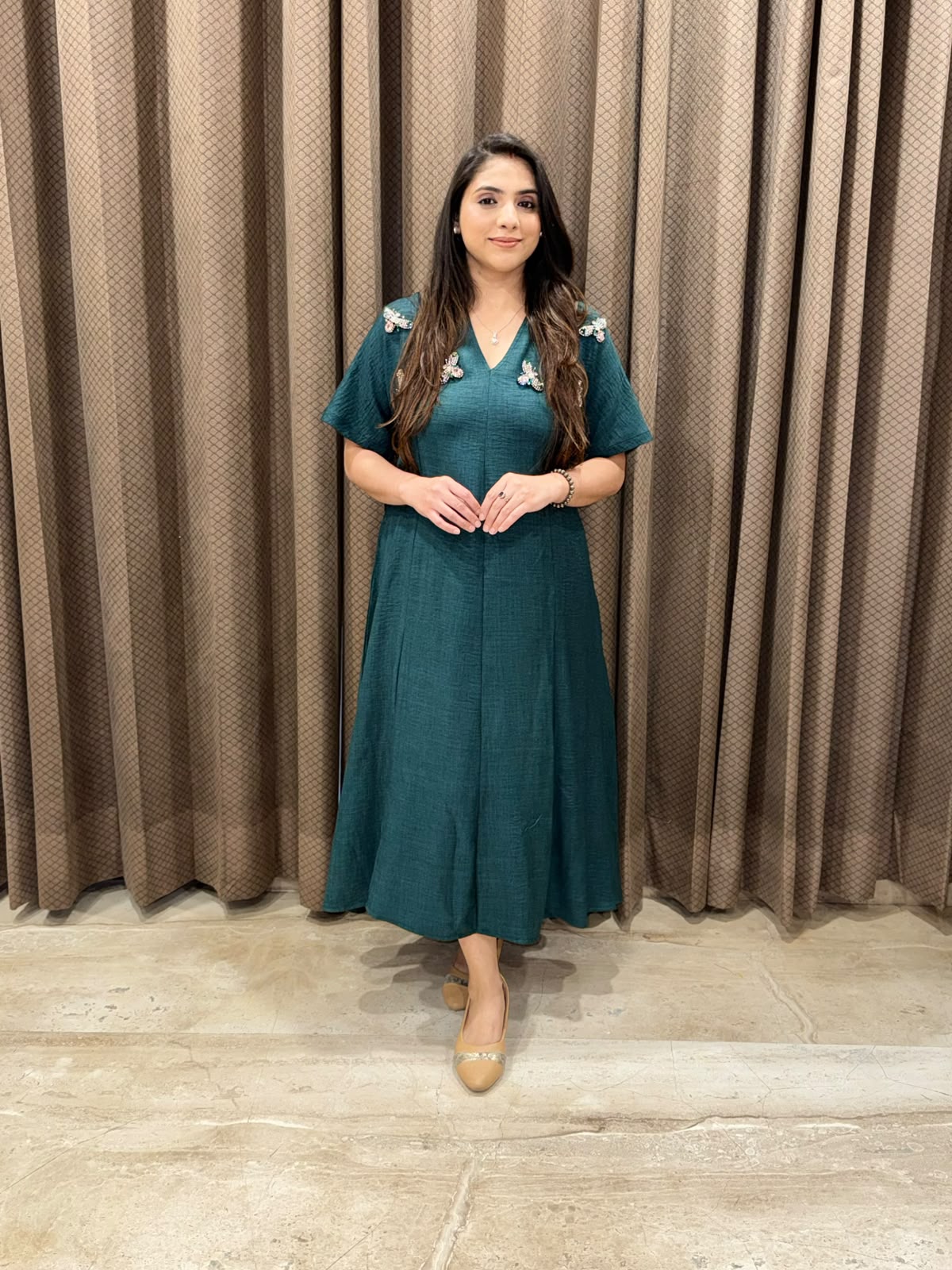 Smart Green Midi dress with honey bee accessories & pockets