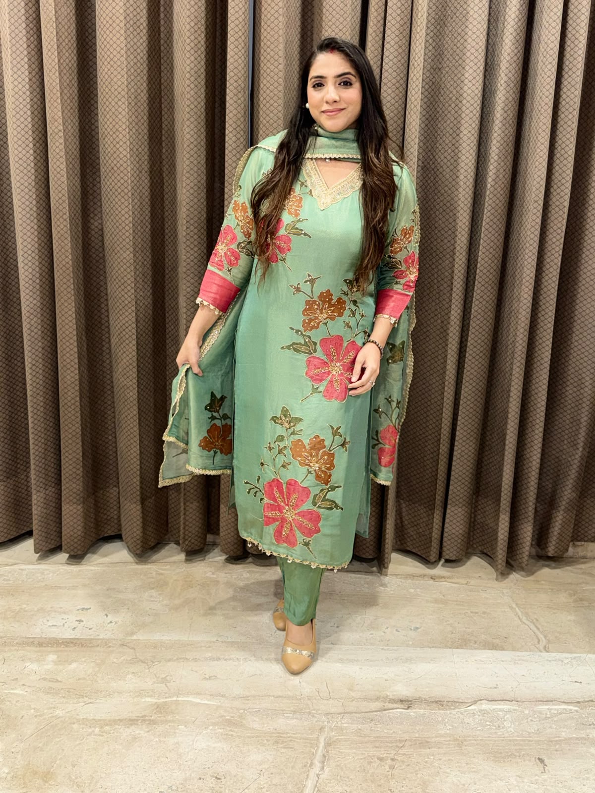 Green floral Straight Suit set with handwork and dupatta