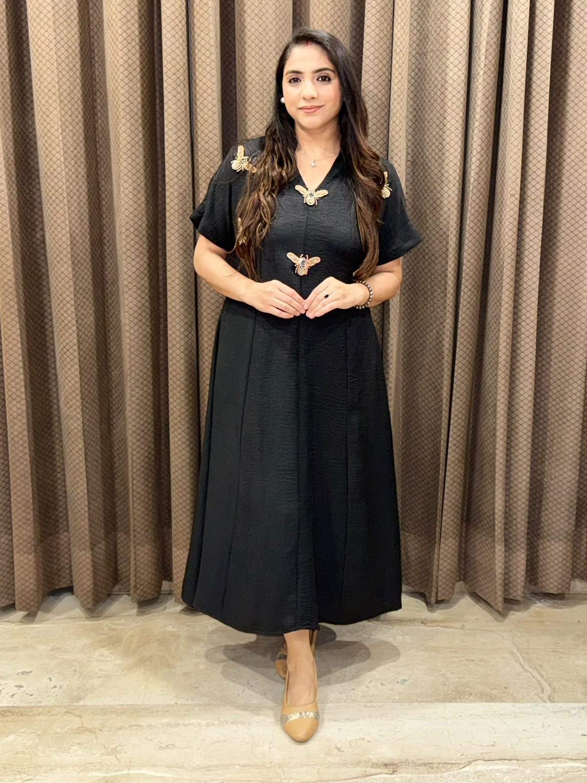 Smart Black Midi dress with  honeybees style & pockets