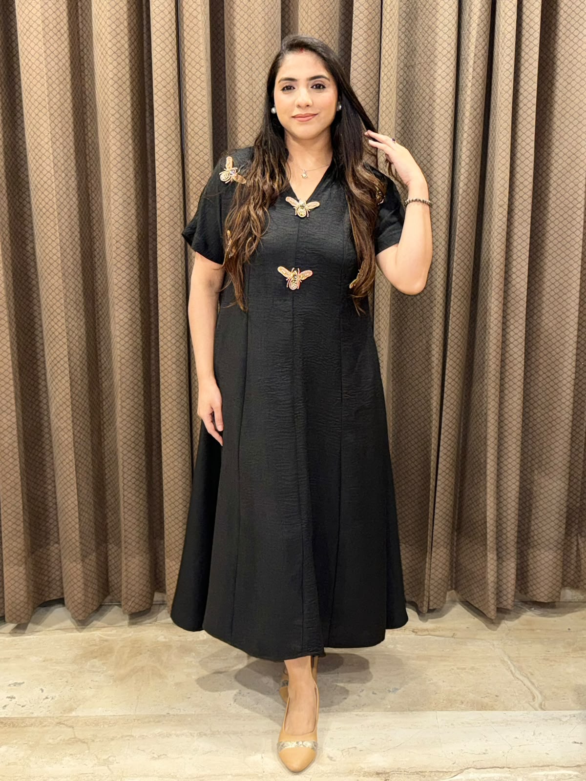 Smart Black Midi dress with  honeybees style & pockets