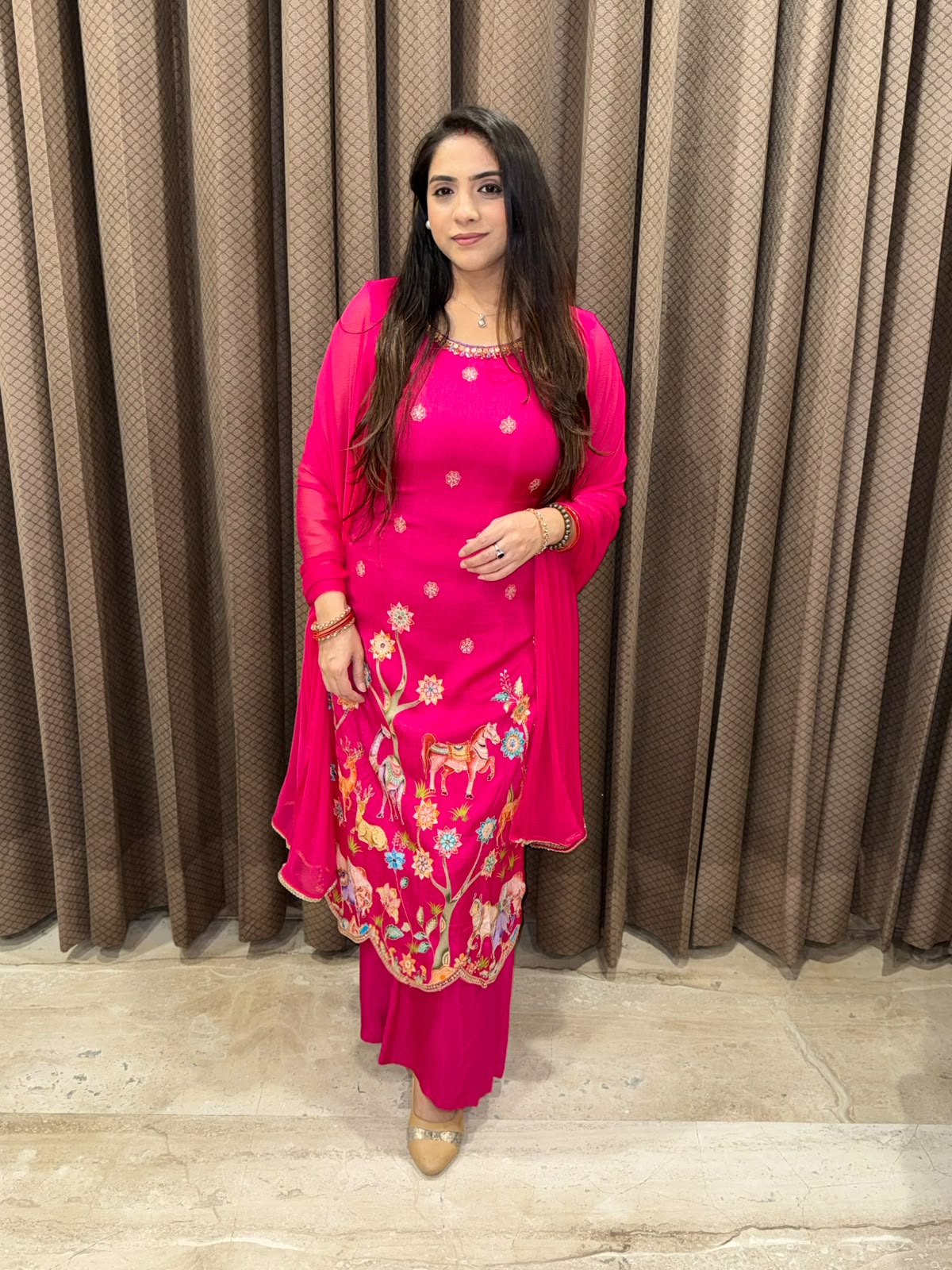 Pink Straight suit with handwork & dupatta(Sleeevs given)